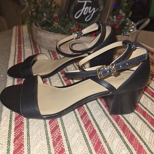 Adorable Women's Michael Kors Heels